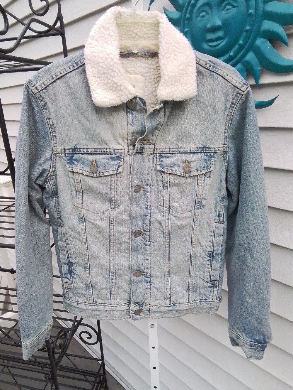 Light Wash Sherpa Collar Denim Jacket - Cream Collar